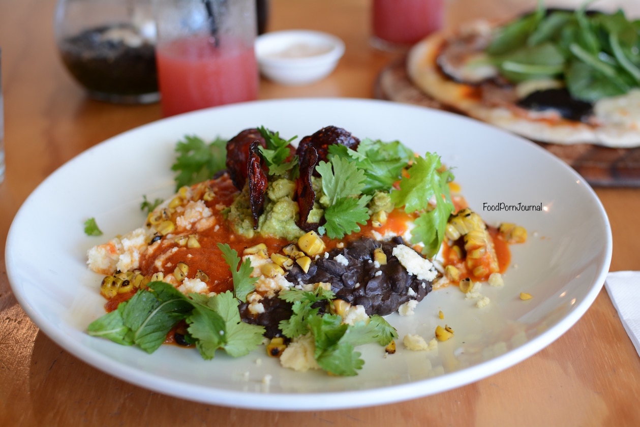 Bib & Tucker huevos rancheros