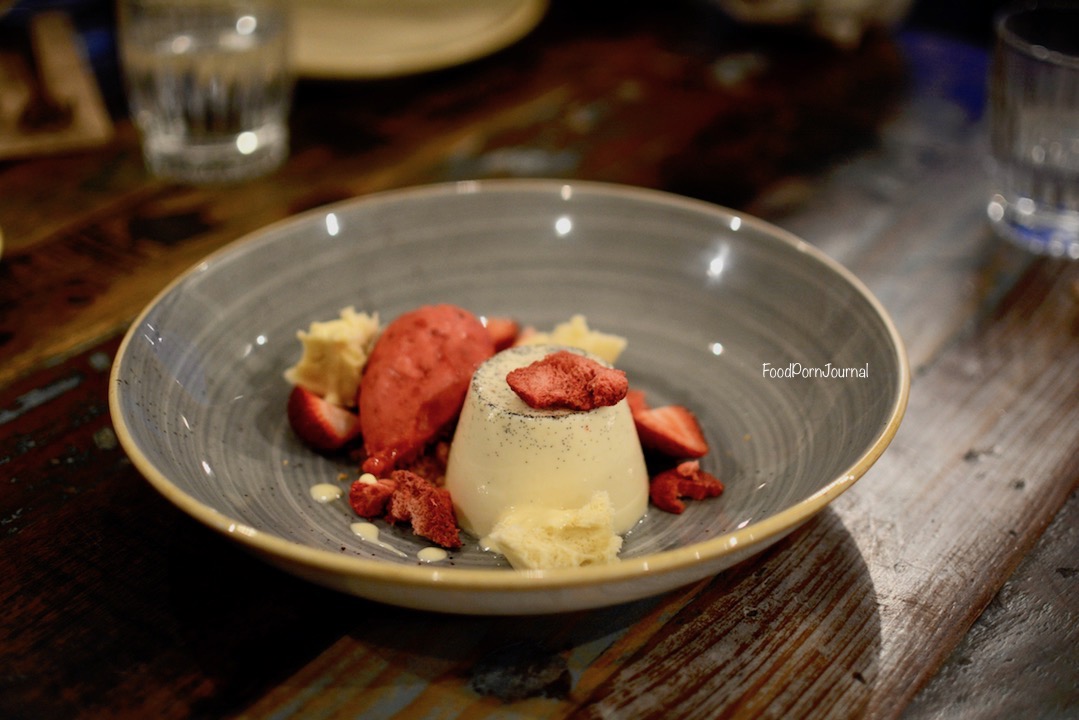 number-10-restaurant-woden-pannacotta