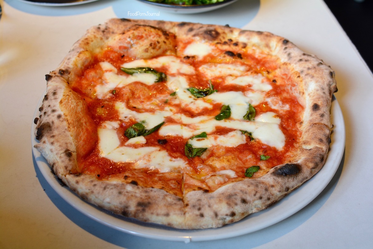 400 Gradi margherita pizza