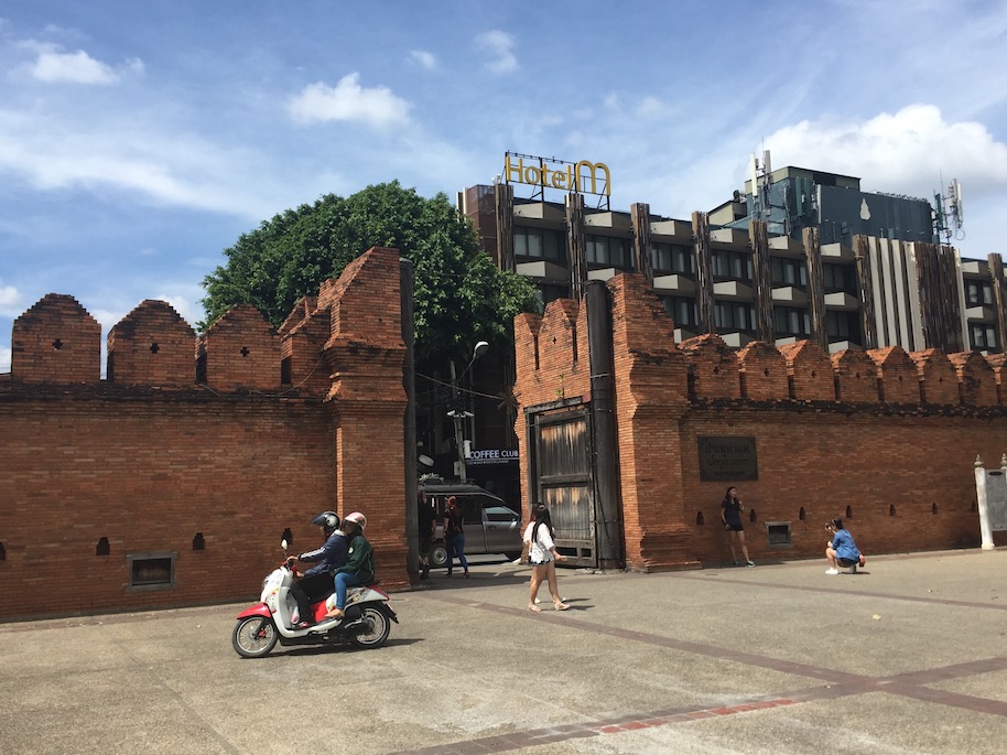 Chiang Mai Thapae gate