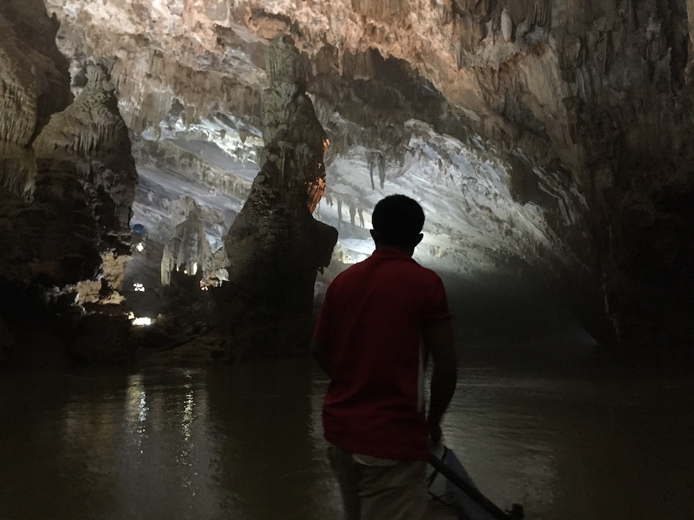 Boat into Phong Nha