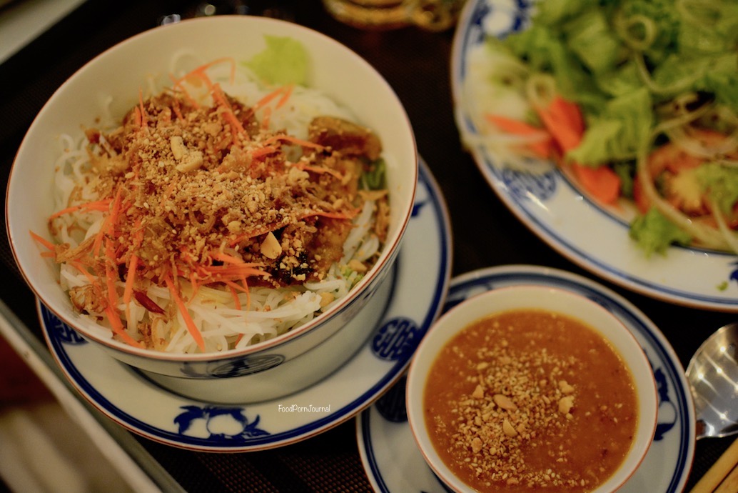 Pork with peanut sauce vermicelli