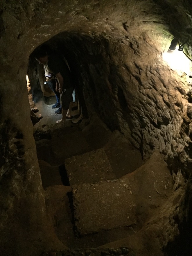 Vinh Moc tunnels