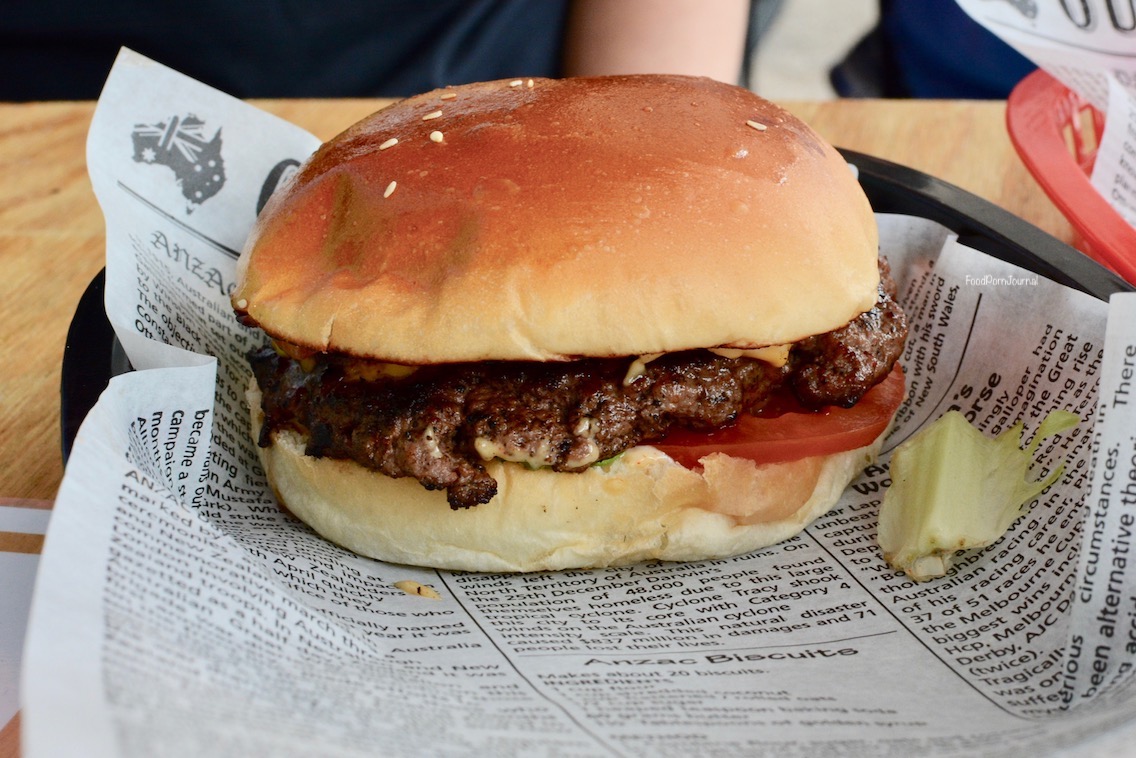 Oscy's Burgers beef burger