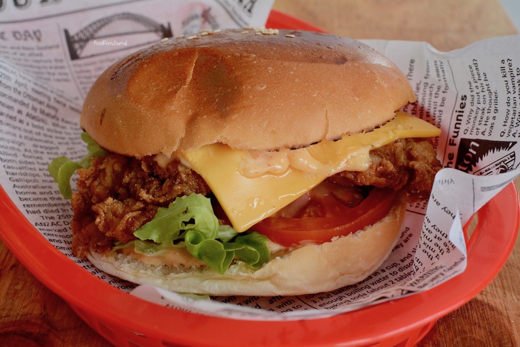 Oscy's Burger fried chicken