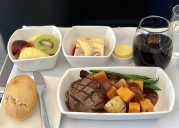 Cathay Pacific business class lunch