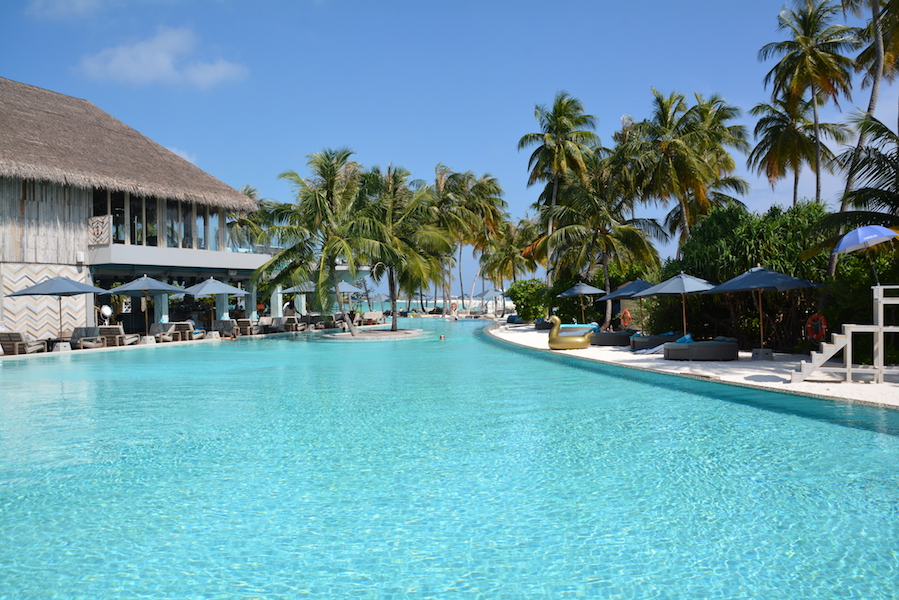 Finolhu Maldives pool