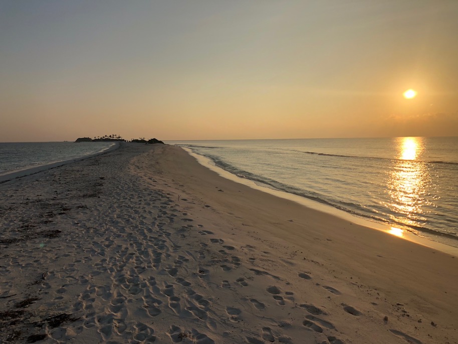 Finolhu Maldives sunrise walk