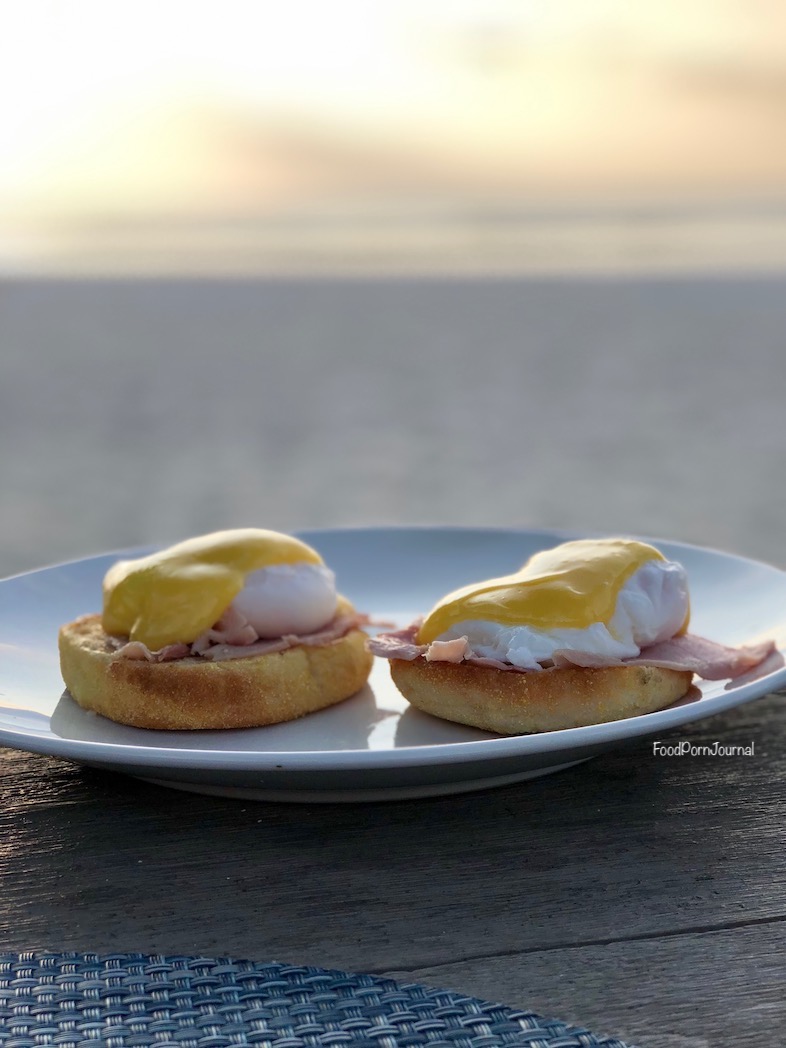 Kanusan Finolhu Maldives eggs benedict