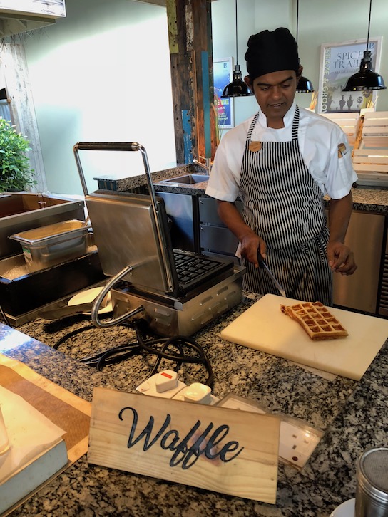 Kanusan Finolhu Maldives waffle making