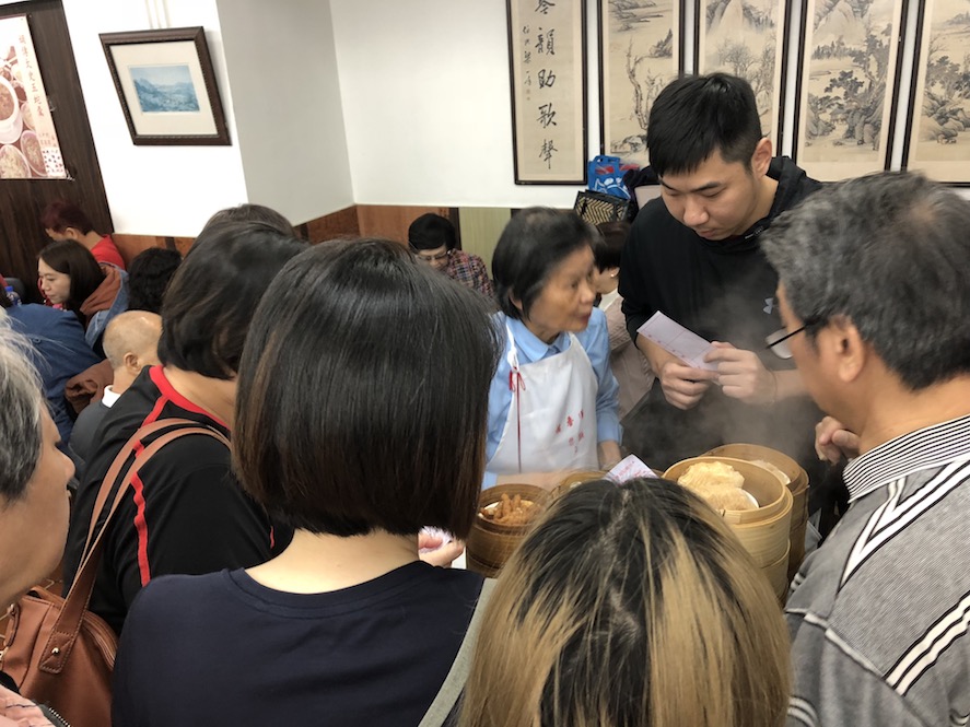 Lin Heung Teahouse Hong Kong swarm of people