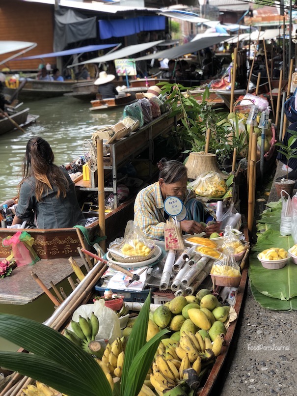 Damnoen Sadiak Floating Markets Bangkok bananas