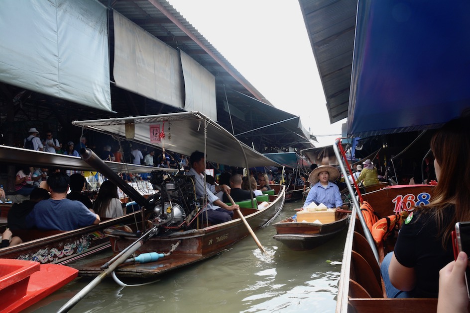 Damnoen Sadiak Floating Markets Bangkok on canal