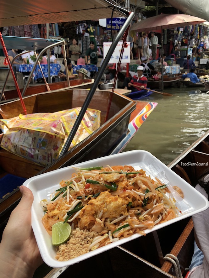 Damnoen Sadiak Floating Markets Bangkok pad thai