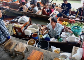 Damnoen Sadiak Floating Markets Bangkok rice lunch