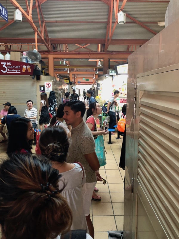 Tian Tian Chicken Rice Singapore queue