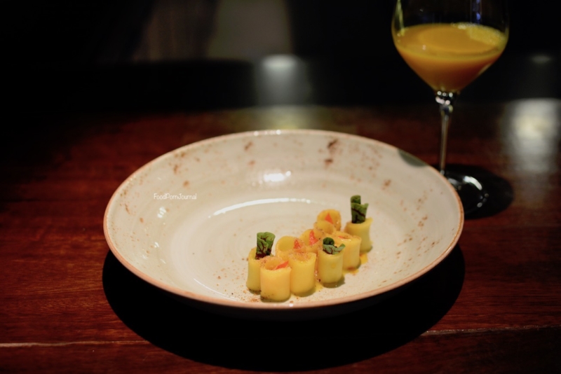 Momofuku Seiobo Sydney mango and prawn