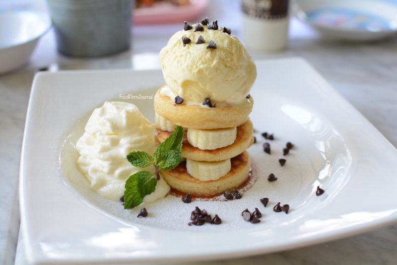 Senglao Cafe Vientiane banana pancake stack