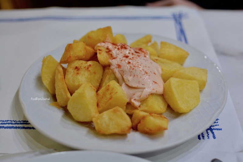 Bar La Viena Blanca Barcelona Spain patatas bravas