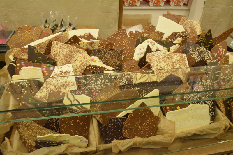 Le Comptoir de Mathilde Bruges chocolate shards