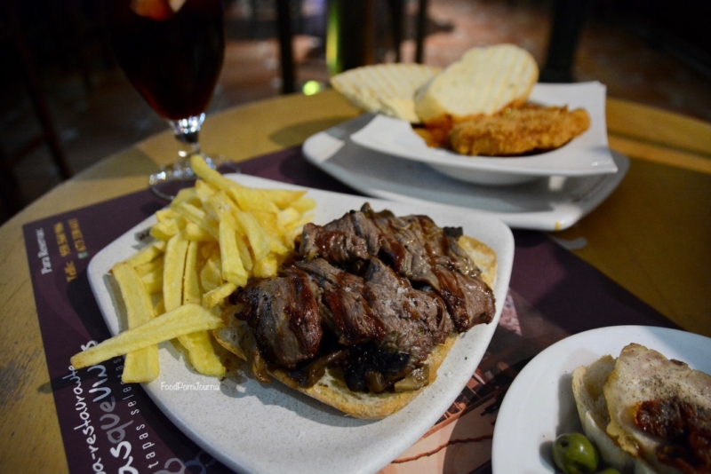 Taberna Mas Que Vinos Granada Spain beef