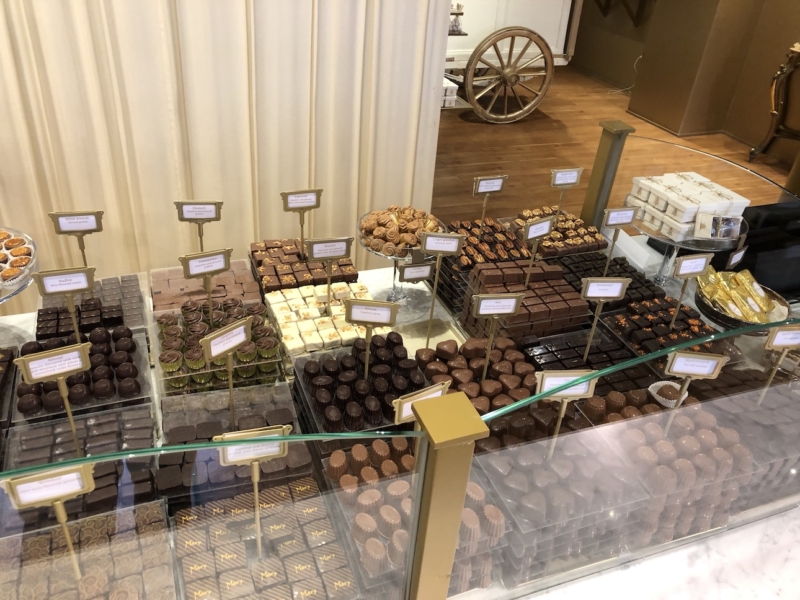 Mary Chocolate Bruges display