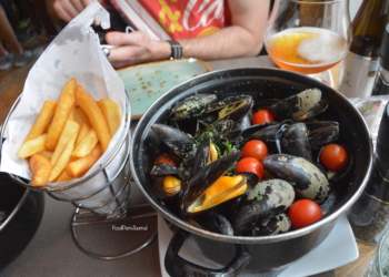 Poules Moules Bruges mussels