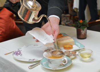 The Savoy London tea pour