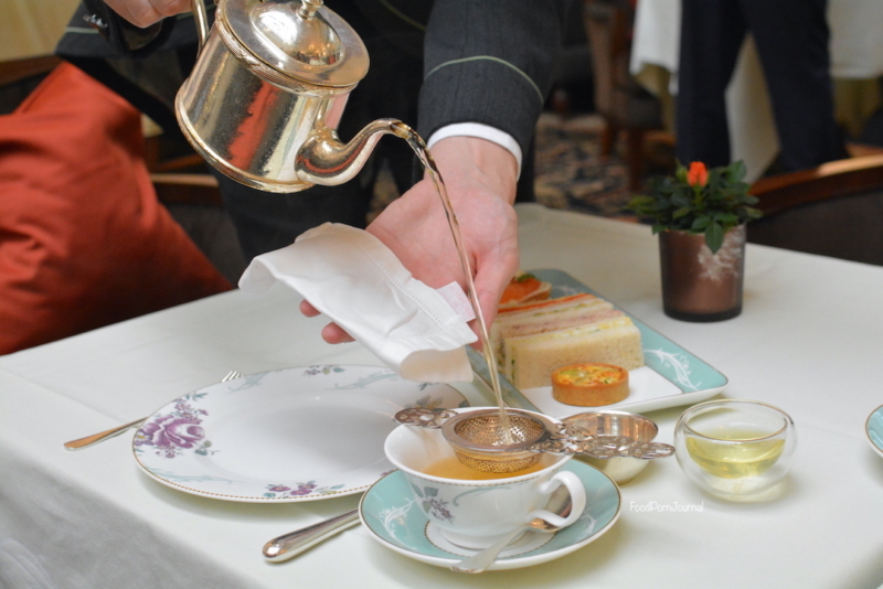 The Savoy London tea pour