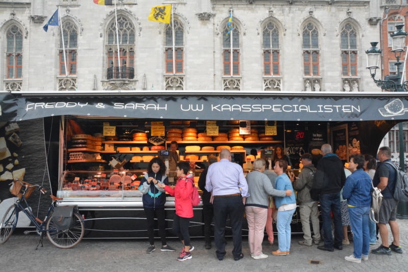 Wednesday Market on the Markt Freddy and Sarah