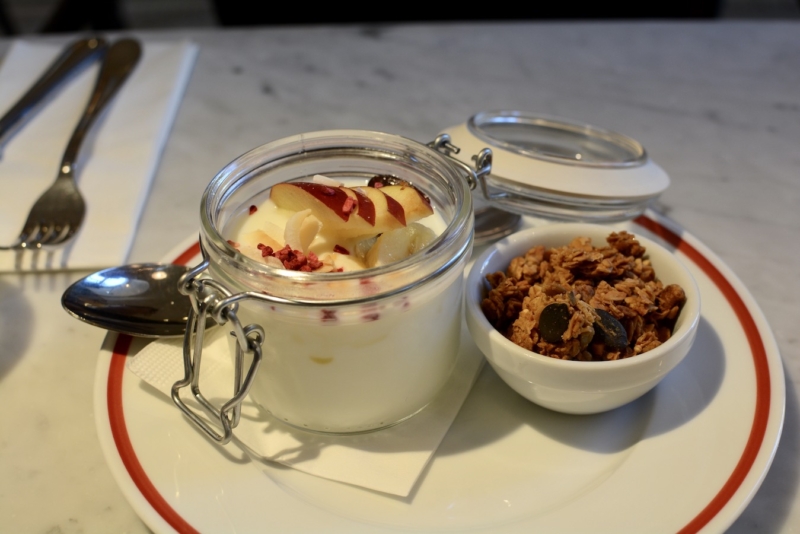 Borze Budapest granola yoghurt