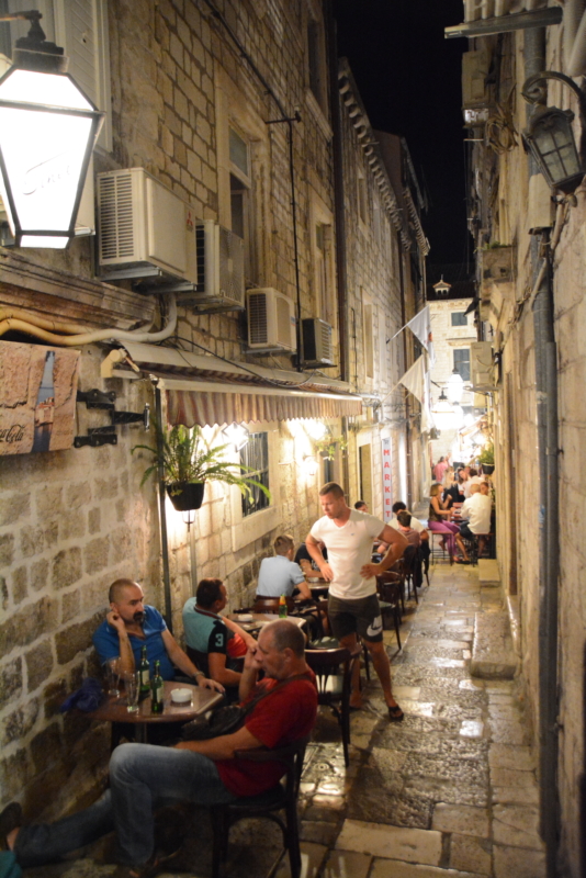 Dubrovnik alleys bars