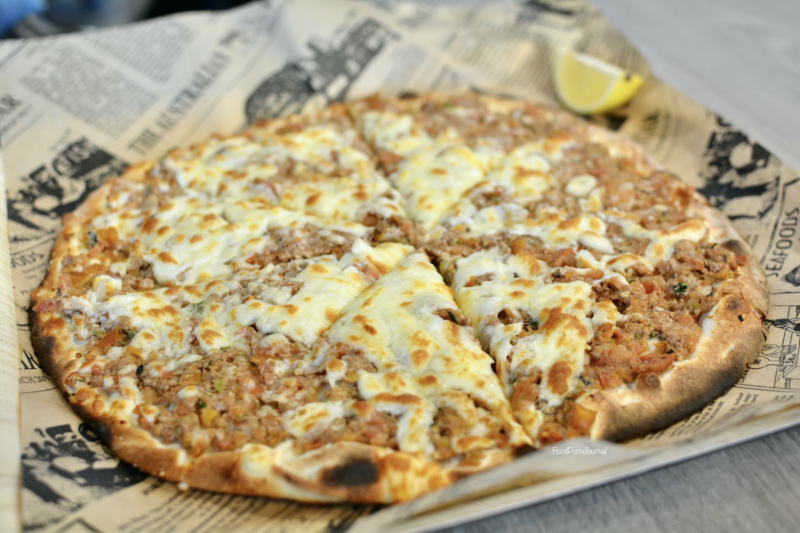 Al Manoosh Mawson meat cheese pizza